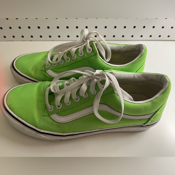 Vans Women's Old Skool in Neon Green Gecko, Canvas Sneaker, Unisex - Picture 3 of 16